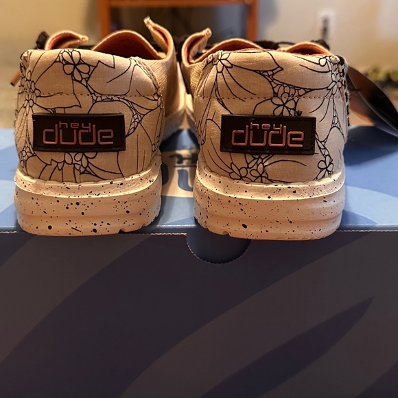 NWT Hey Dude shoes, Size 7. Wendy-Rose Flower. - Picture 5 of 10